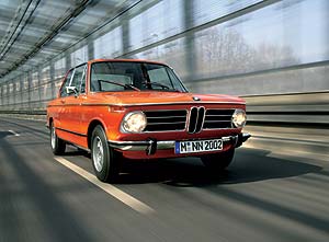 Wiedergeburt eines Kultautos zum 40. Geburtstag - der neu aufgebaute BMW 2002 tii