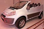 Sbarro Citroen Jumpy Atlante, gebaut von Schülern der Sbarro-Design-Schule in Pontarlier (Frankreich). 6sitziger SUV, nur eine Tür am Heck. Basis: Citroen Jumpy Kombi. Gedacht als Taxi für Wintersportler