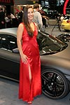 auf dem Stand von Pirelli