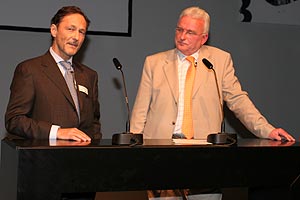 Im Rahmen der Techno Classica 2007 in Essen wurde Karl Baumer als neuer Leiter der BMW Group Mobilen Tradition vorgestellt und sein Vorgnger Holger Lapp verabschiedet.