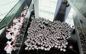 BMW Auszubildende bei der Eröffnung des BMW Museums