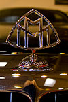 Maybach Symbol auf der Motorhaube