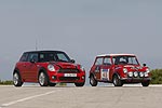 MINI John Cooper Works mit seinem Ahnen