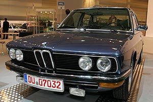 BMW 528i (Modell E12) auf der Techno Classica 2008