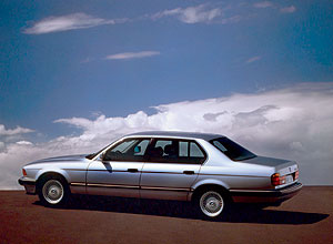 BMW 750iL (Modell E32), der erste 7er mit V12-Zylinder-Motor