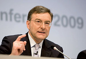Dr. Norbert Reithofer, Vorstandsvorsitzender der BMW AG. BMW Group Bilanzpressekonferenz 2009