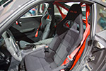 sportliche Schalensitze im Porsche GT 3 RS - wenn man einmal drin sitzt, sind sie bequem