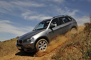 Testfahrten mit dem BMW X5 im Gelände, nahe des Testgeländes in Miramas