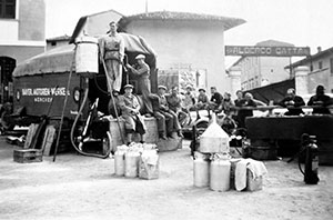 BMW Mannschafts-Depot in Castiglione für den I. Gran Premio Brescia delle Mille Miglia, 28.04.1940