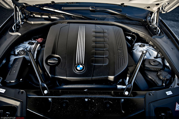 BMW 530d Touring (Modell F11), 6-Zylinder Turbo-Diesel-Motor mit 245 PS Leistung