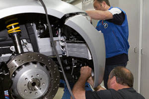 Teils in Handarbeit in der BMW M Manufaktur in Garching wird der BMW M3 CRT gebaut