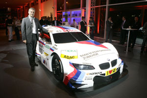 BMW Motorsport Direktor Jens Marquardt bei der Enthüllung des BMW M Performance Zubehör M3 DTM im Autohaus Kruth