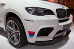 BMW X6 M Performance mit Seitenstreifen M, 21 Zoll Alufelgen 310M und BMW Performance Frontsplitter Carbon