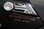 MINI Cooper S Cabrio, mit HiFi Lautsprechersystem von Harman Kardon für 740 Euro Mehpreis