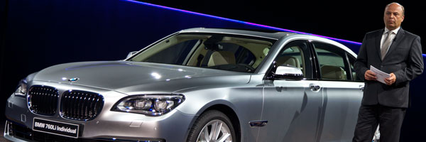 BMW 7er Projektleiter stellte den neuen 7er-BMW den Journalisten vor: 'Noch nie hat es bei einem LCI-Modell soviele Änderungen unter dem Blech gegeben.'