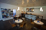 Café auf dritter Ebene - Treffpunkt vor allem auch für BMW-Motorradfahrer und Fans