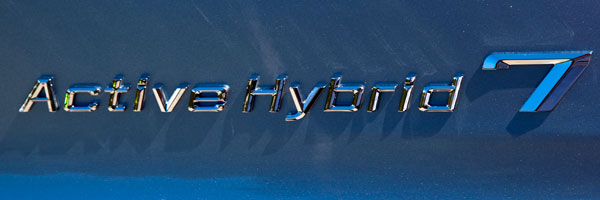 BMW ActiveHybrid 7 (F04 LCI), Typ-Bezeichnung auf der C-Säule