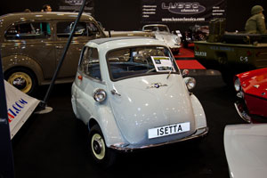 BMW Isetta als gut erhaltener Oldtimer zum Verkauf auf der Essen Motor Show 2012