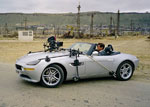 der BMW Z8 bei Dreharbeiten mit Pierce Brosnan