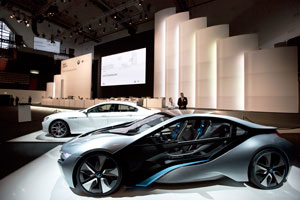 BMW Concept i8 und BMW 6er Gran Coup in der Olympiahalle Mnchen, 92. ordentliche Hauaptversammlung der BMW AG