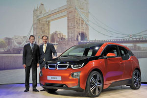 Weltpremiere BMW i3 in London, Grossbritannien - Dr. Ian Robertson (Hon. DSc.), Mitglied des Vorstands der BMW AG und Dr. Herbert Diess, Mitglied des Vorstandes
