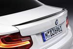 Das neue BMW 2er Coup� mit BMW M Performance Zubeh�r: BMW M Performance Heckspoiler in Carbon-Ausf�hrung