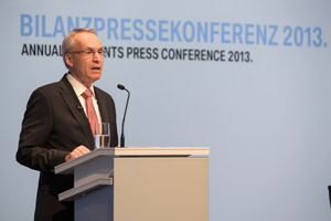Bilanzpressekonferenz der BMW AG am 19.03.2013 in München. Dr. Friedrich Eichiner, Mitglied des Vorstands der BMW AG, Finanzen.