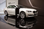 BMW 750i Individual in Sonderlackierung Frozen Brilliant White metallic (4.800 Euro Aufpreis)