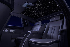 Rolls-Royce Celestial Phantom mit Sternenhimmel im Fond