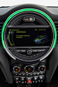 MINI Cooper S, Zentralinstrument, gr�ner Modus zum Benzinsparen