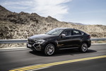 BMW X6 xDrive50i in Sparkling Storm mit 'Design Pure Extravagance'.