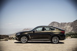 BMW X6 xDrive50i in Sparkling Storm mit 'Design Pure Extravagance'.