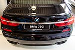 BMW 750i xDrive mit M Sportpaket und Shadowline, Heckansicht