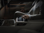 BMW 7er (G11/G12), Interieur, Touchscreen-Tablet für Fahrzeugbedienung im Fond, statt eines iDrive Controllers