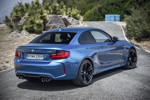 BMW M2 in Auenfarbe Long Beach Blue metallic, Mehrpreis Metallic-Lackierung: 690 Euro