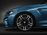 BMW M2, mit exklusiven 19-Zoll-Aluminium-Schmiederdern Doppelspeiche 437 M, vorne 9Jx19 mit 245/35 Bereifung
