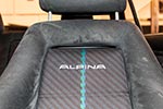 Alpina B3 2.7 (E30), Sitze mit typischen Alpina Muster und Schriftzug