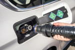 BMW 5er GT Versuchsfahrzeug mit Wasserstoff-Brennstoffzellen eDrive Technologie, Betankung