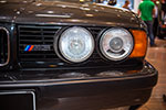 BMW M5, M5 Logo im Kühlergrill, Scheinwerfer