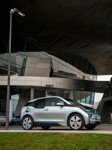 nnovatives Pilotprojekt: Light and Charge Stra�enbeleuchtung