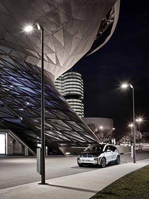nnovatives Pilotprojekt: Light and Charge Stra�enbeleuchtung