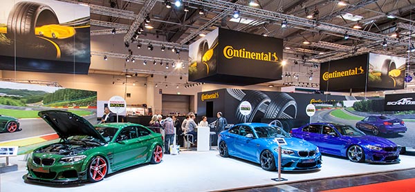 Der AC Schnitzer Messestand auf der Essen Motor Show 2016 - unter dem Dach von Reifenhersteller Continental