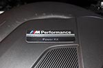 BMW 330d xDrive, Motorraum, mit einem BMW M Performance Power Kit (1.255 Euro)
