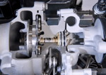 Weiterentwickelter BMW Twin Power Turbo 3-Zylinder Dieselmotor.