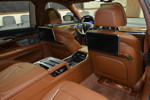 Alpina B7 in Chestnut Bronze, mit Executive Lounge (12.450 Euro Mehrpreis), die auch Fond-Entertainment beinhaltet