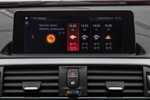 BMW 2er Coup, Bordmonitor mit Touch-Screen und Live-Kachelstruktur
