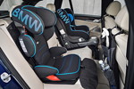 BMW Junior Seat Gruppe 1 mit Isofix Base 0+/1, BMW Junior Seat Gruppe 2/3 mit Kindersitzunterlage und Lehnentasche. Original BMW Zubehör für den neuen BMW 5er Touring.