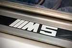 BMW M5, M5 Logo in der Einstiegsleiste