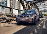 Der neue BMW i3 (120 Ah) und der neue BMW i3s (120 Ah).