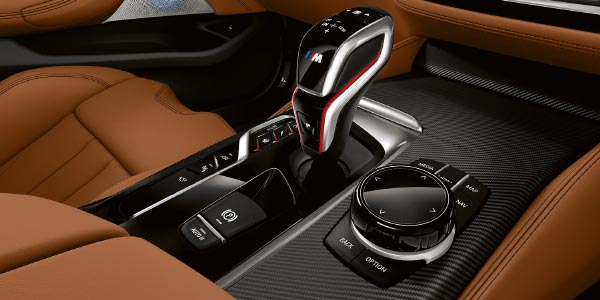 BMW M5 Competition, Mittelkonsole mit iDrive Controller